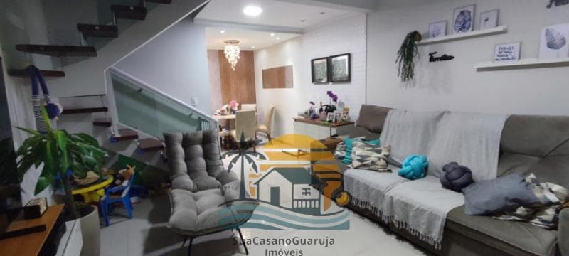 Casa à venda no bairro Astúrias em Guarujá/SP