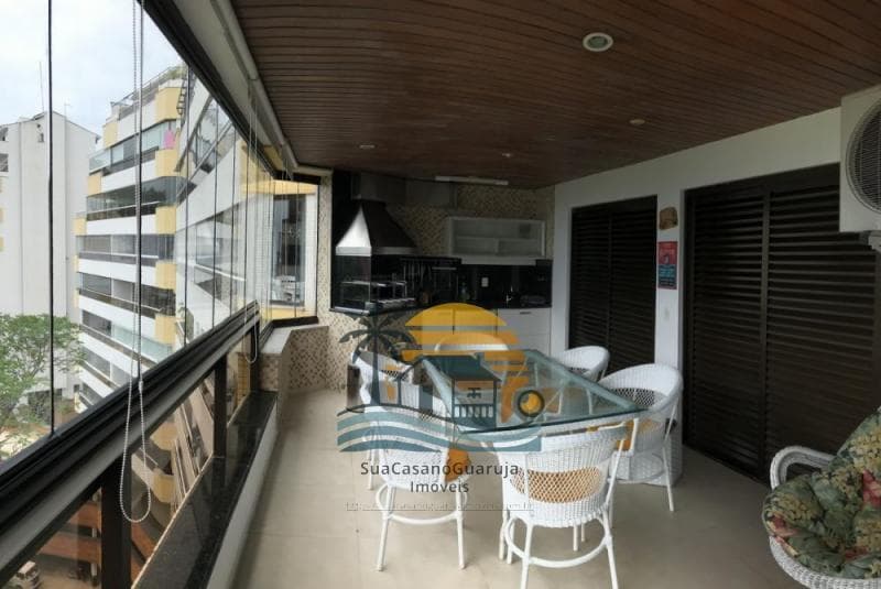Apartamento à venda no bairro Morro Sorocotuba em Guarujá/SP