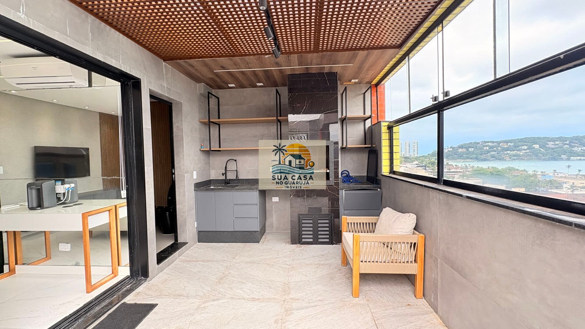 Apartamento Cobertura 3 dormitorios 1 suite com piscina e churrasqueira 1 vaga enseada guaruja