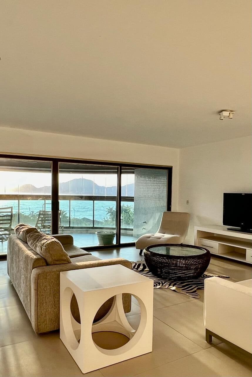 Apartamento à Venda no Condomínio Tortugas | 4 Suítes e Vista Mar – Guarujá