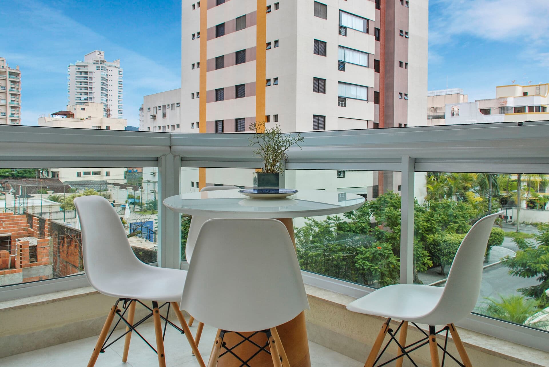 Apartamento venda decorado com 3 dormitoorios 3 suites 2 vagas praia da enseada guaruja