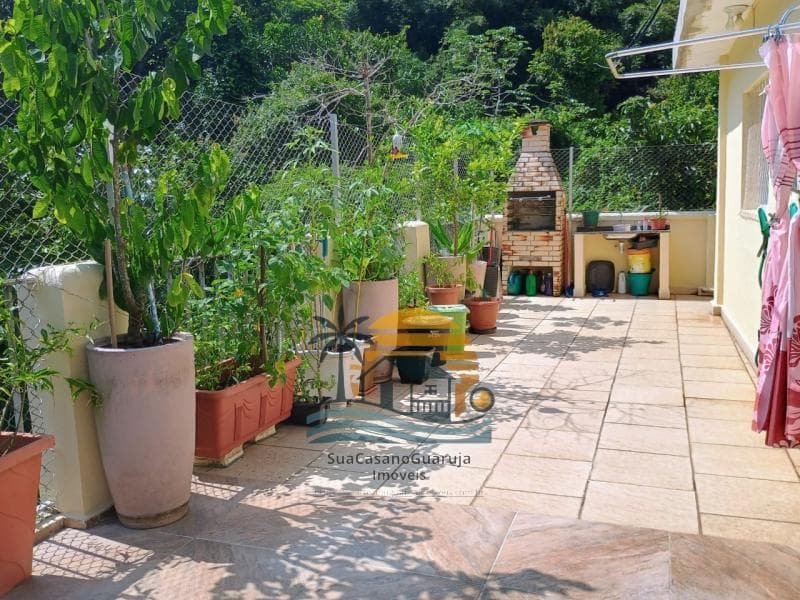 Apartamento à venda no bairro Vila Alzira em Guarujá/SP