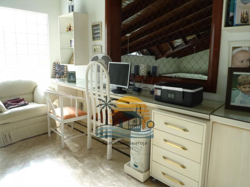 Casa à venda no bairro Acapulco em Guarujá/SP