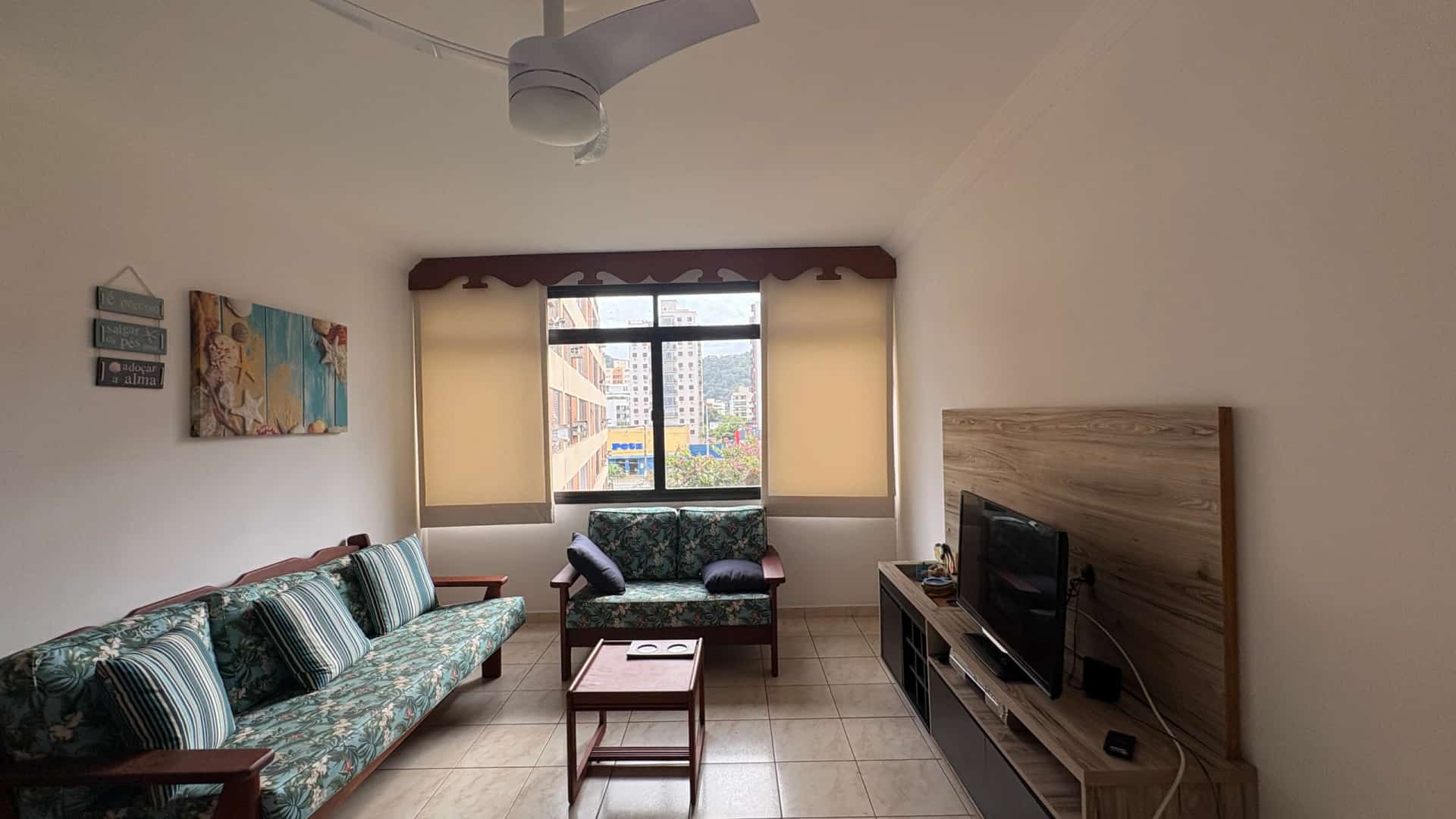 Apartamento à Venda na Praia da Enseada Guarujá | 2 Dormitórios | 200 Metros do Mar | Ideal para Airbnb